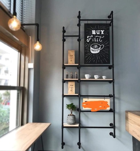 Μεταλλικά διακοσμητικά ράφια καταστήματος, μεταλλικός πάγκος, μεταλλικό τραπέζι